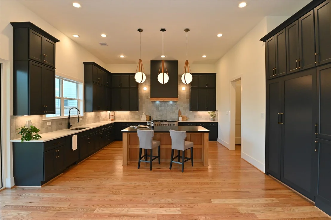 Photo of 1733 Du Barry Lane