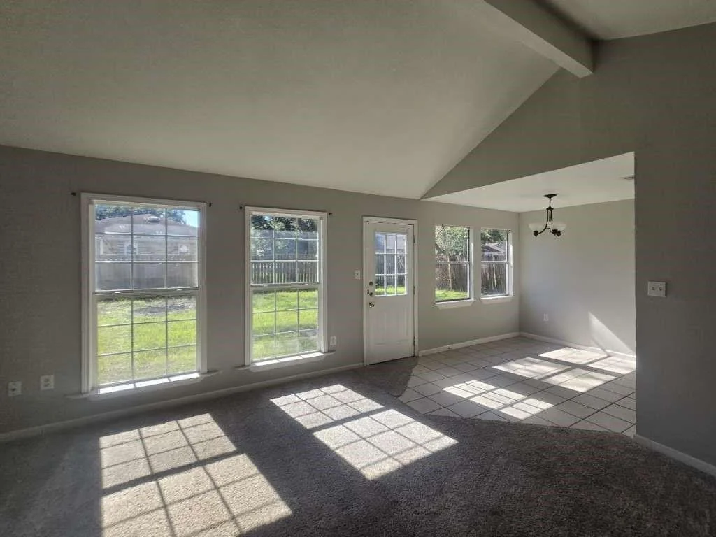 Photo of 2410 Daffodil Street