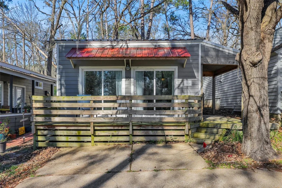 Photo of 101 Harbour Row Drive