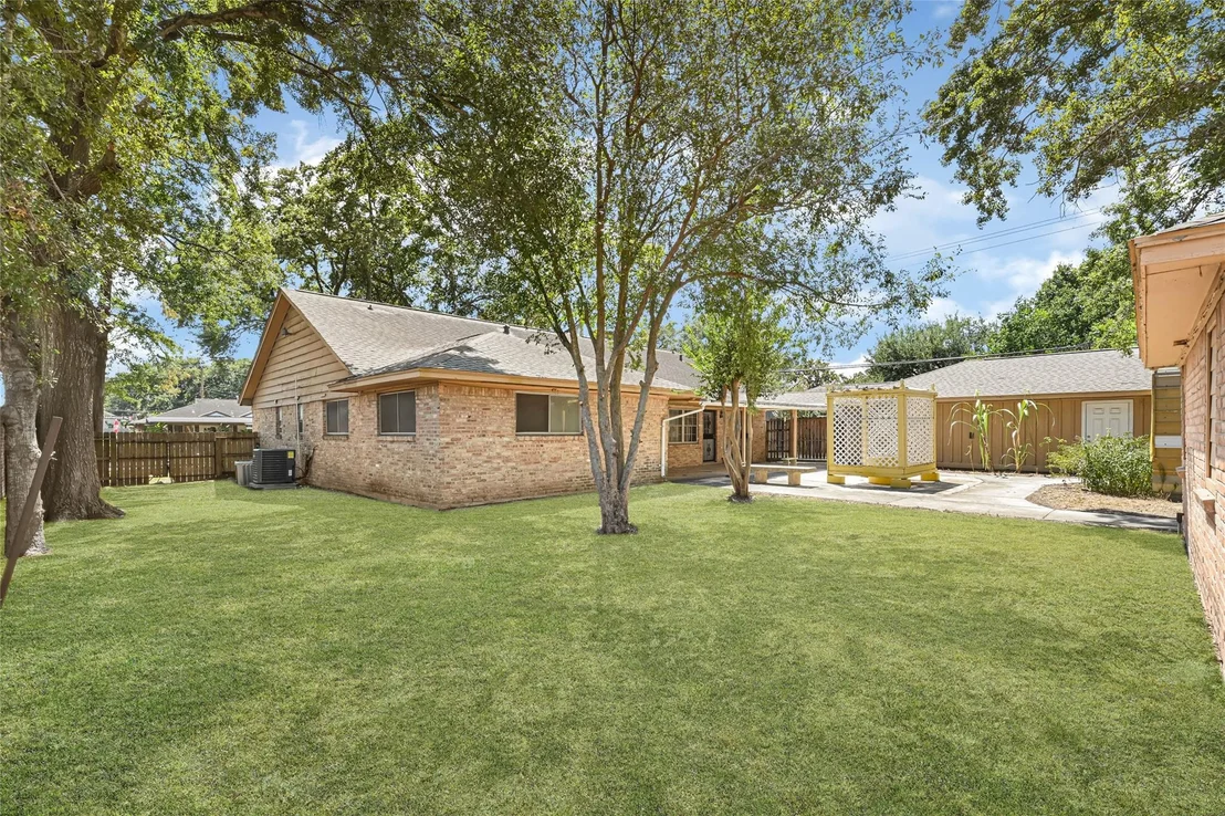 Photo of 7702 Dashwood Drive