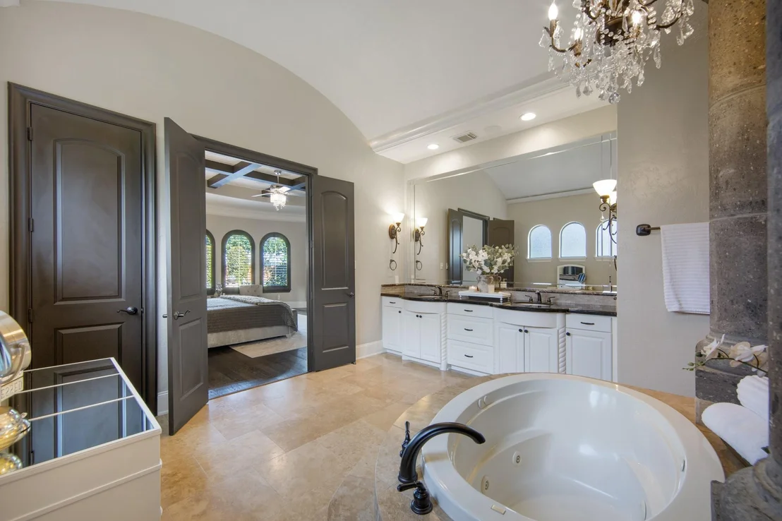 Photo of 17108 Lakeway Park