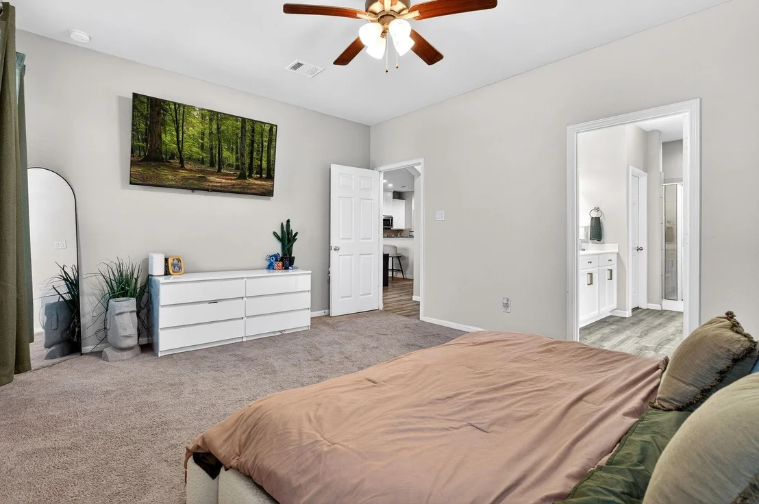 Photo of 2121 Cedar Way Dr
