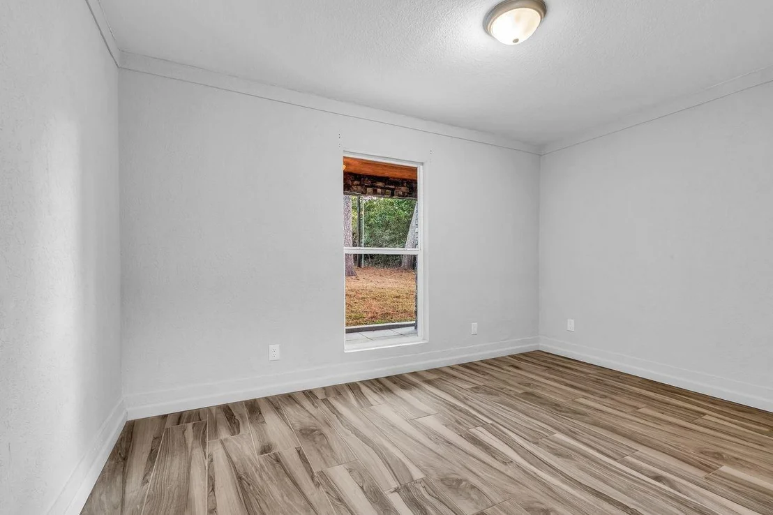 Photo of 83 White Oak Drive N