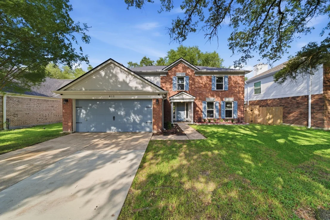 Photo of 815 Sierra Lake Drive