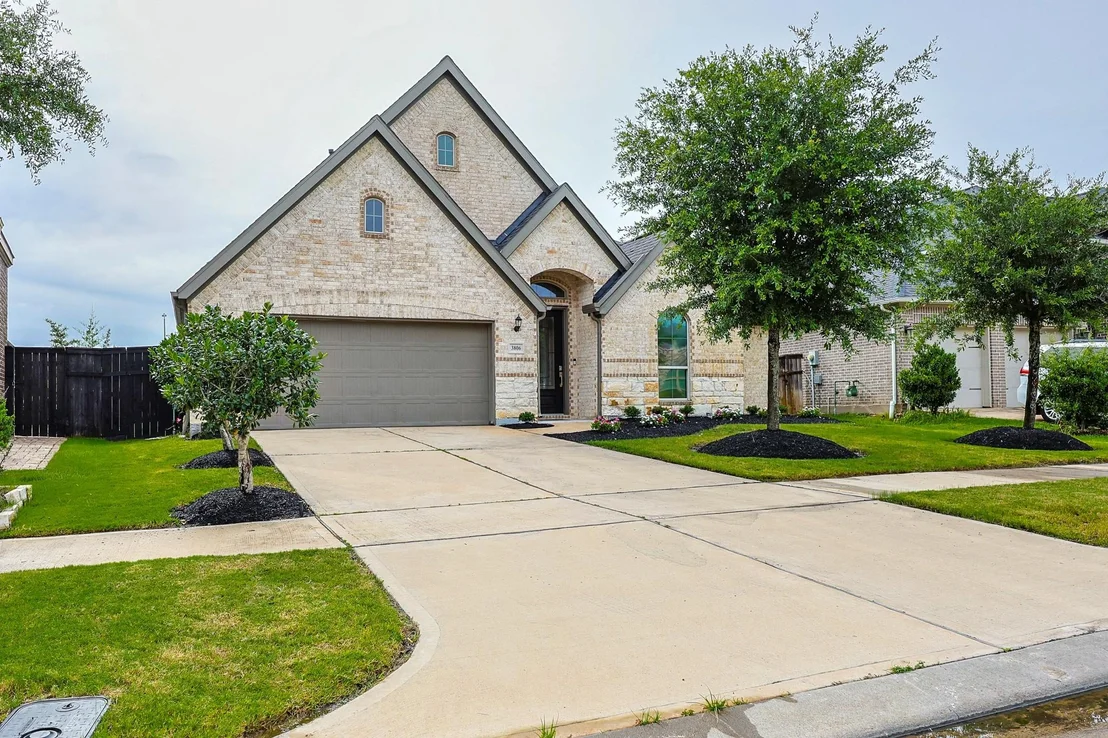 Photo of 3806 Lake Falls Drive