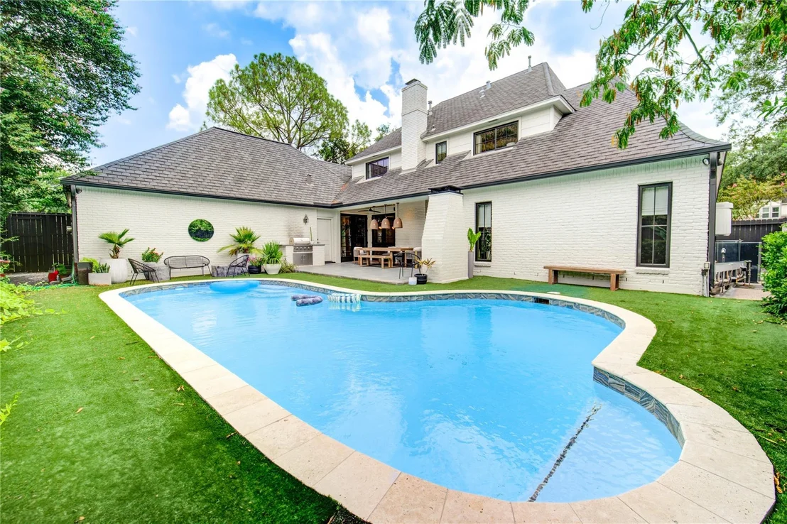 Photo of 1002 Daria Drive