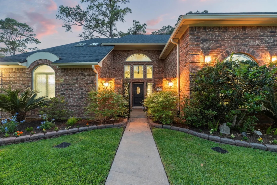 Photo of 2933 E Elm Circle