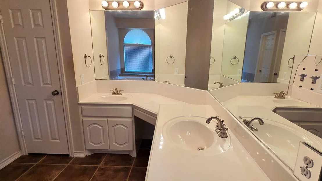 Photo of 702 River Delta Lane