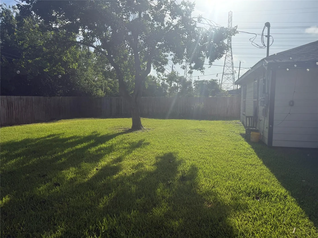 Photo of 6059 Doulton Drive
