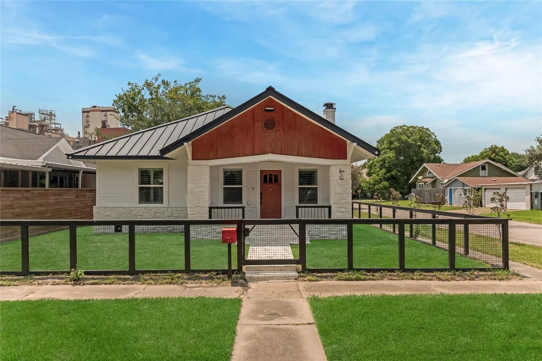 Photo of 402 Hunt Street