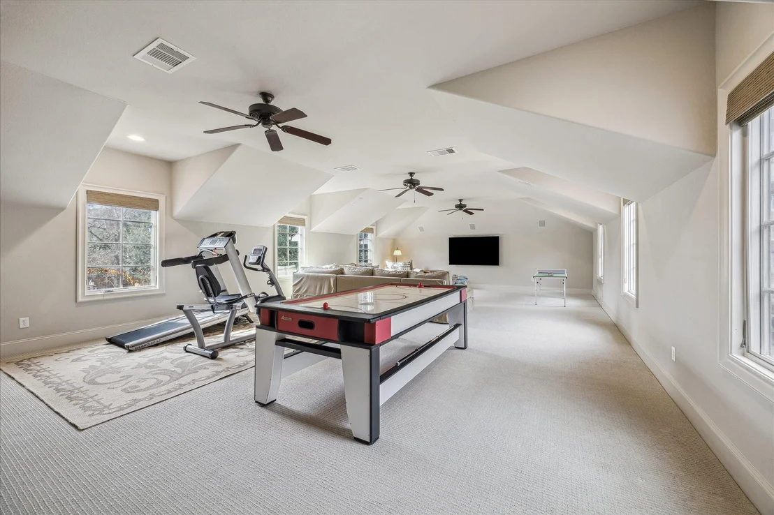 Photo of 21 W Rivercrest Drive