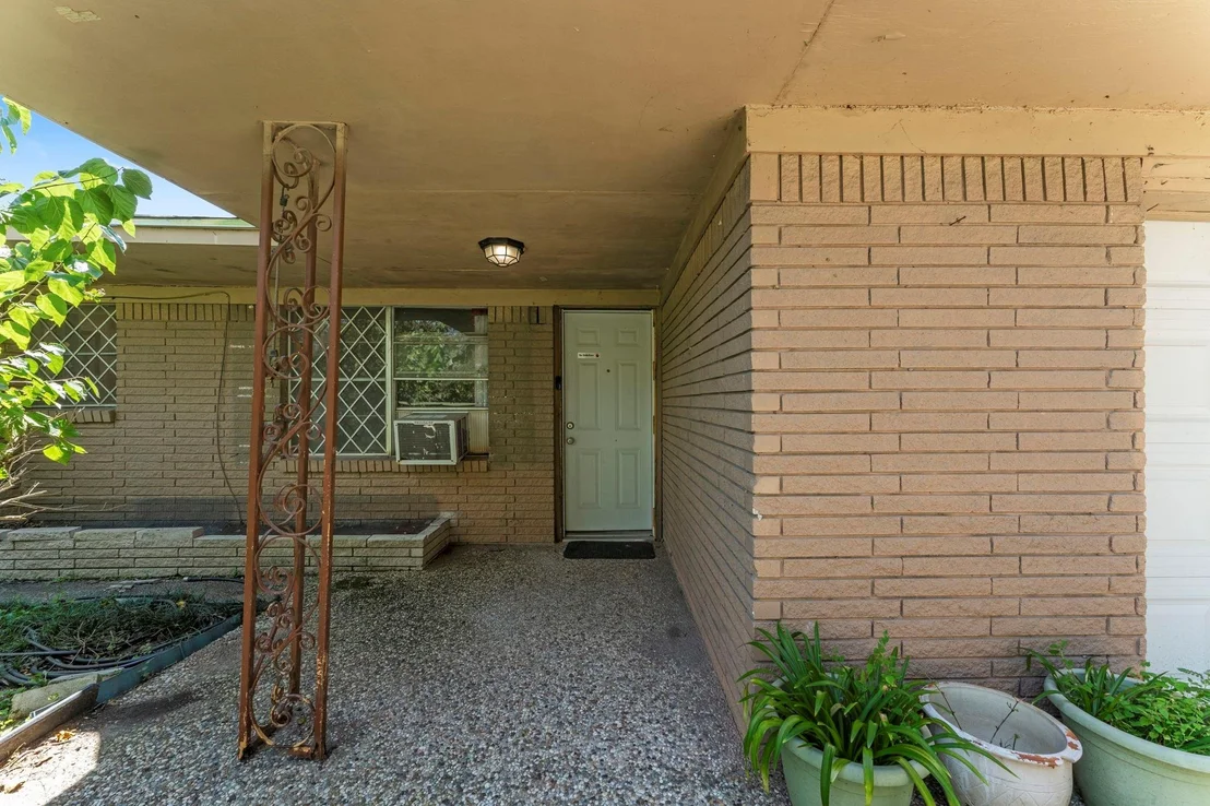 Photo of 814 Isetta Lane