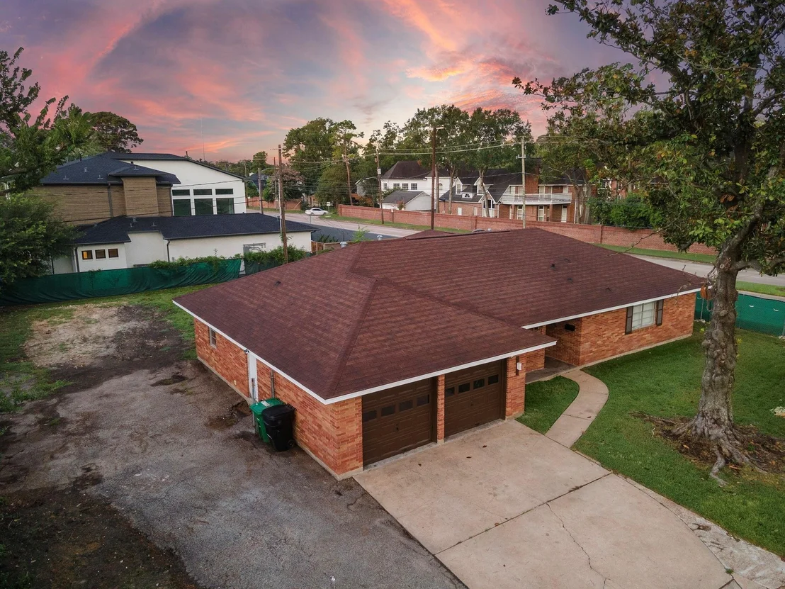 Photo of 7819 Edgeway Drive