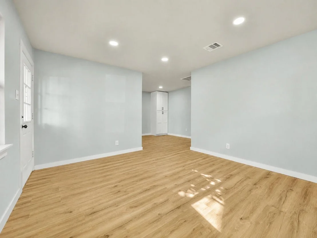 Photo of 10705 Munn Street