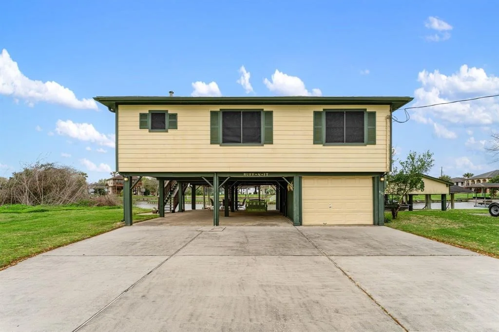 Photo of 410 Palm Drive