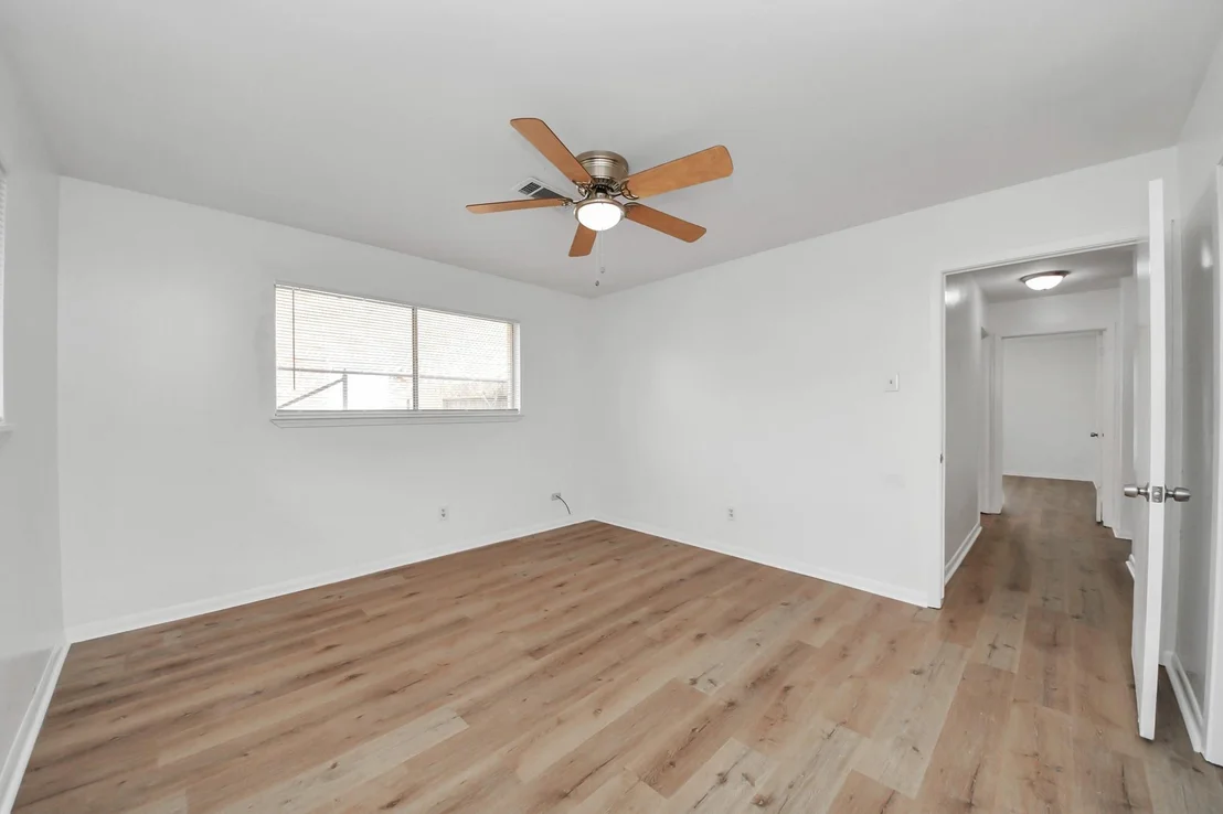 Photo of 1102 Helms Road