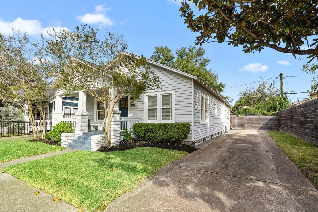 Photo of 1131 Walling Street