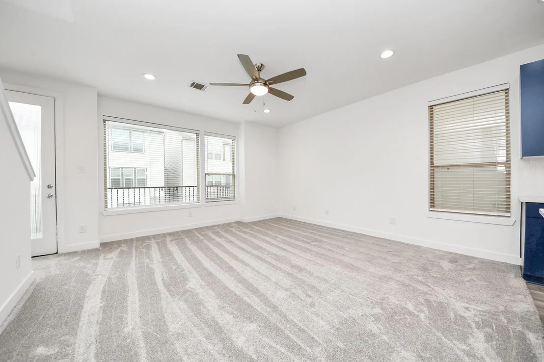 Photo of 18527 Centro Row