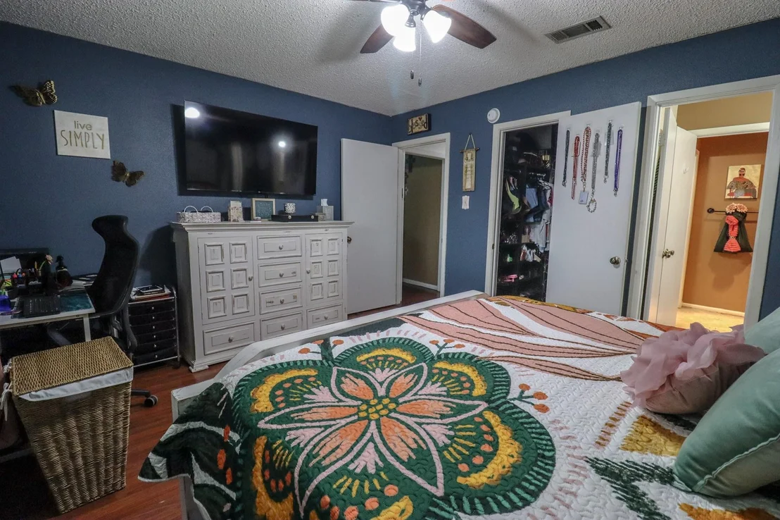 Photo of 2055 Stacy Street