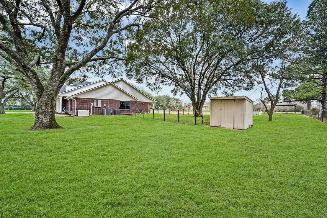 Photo of 19407 Pine Tree Lane