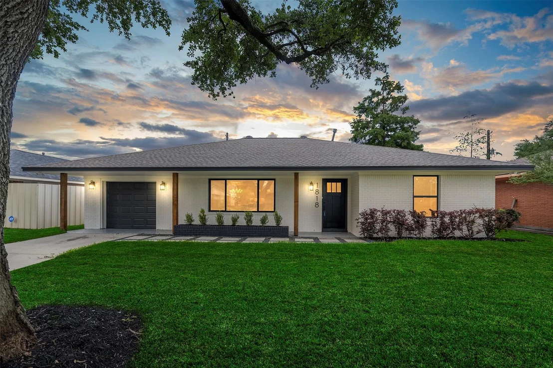 Photo of 1818 Watercrest Drive