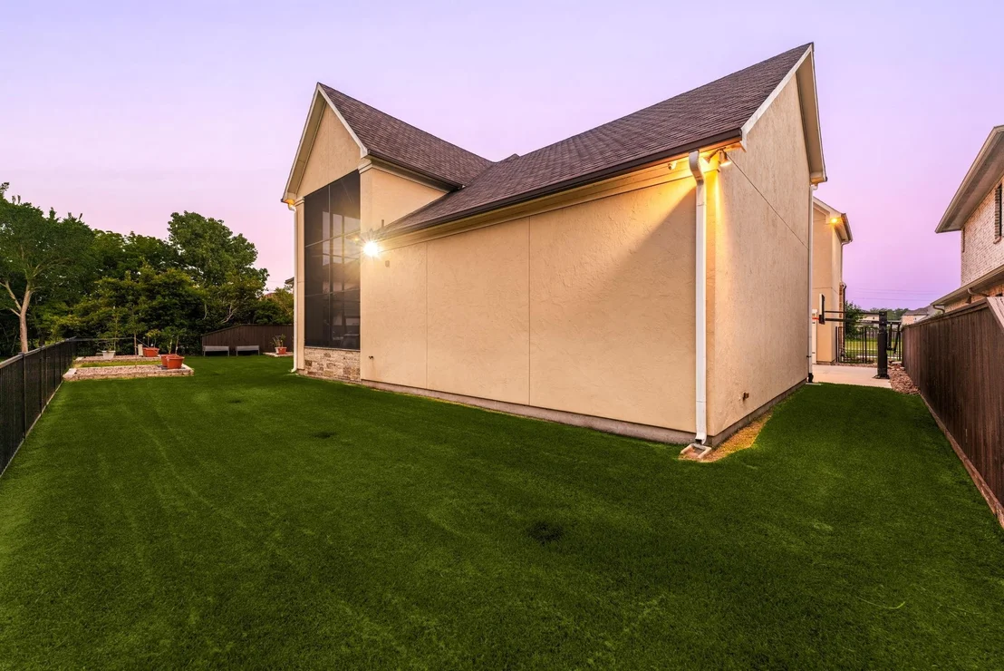 Photo of 915 Windsor Woods Lane