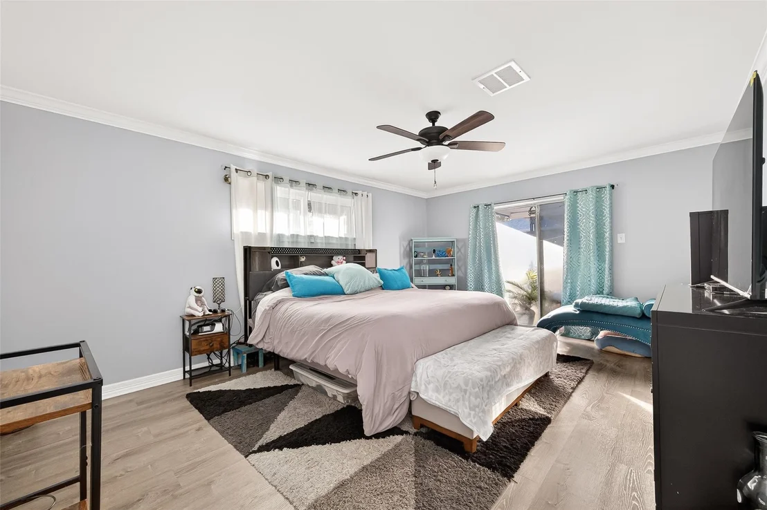 Photo of 5814 Theall Road