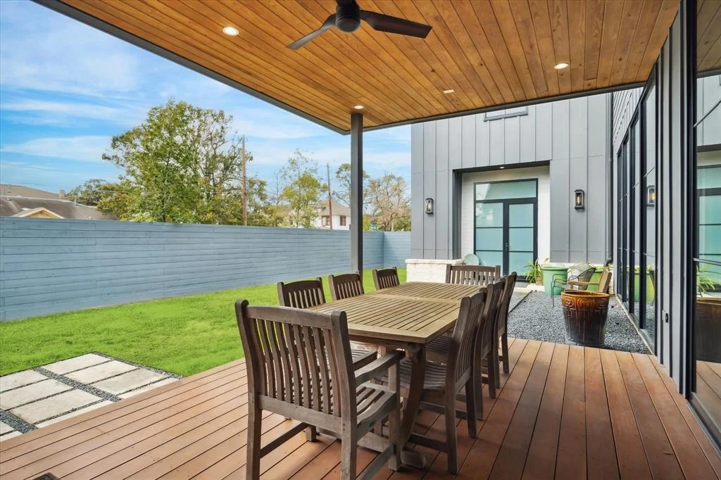 Photo of 2535 White Oak Drive