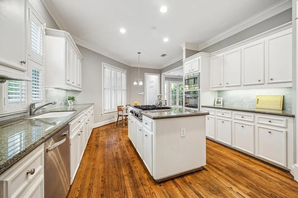 Photo of 6105 Annapolis Street