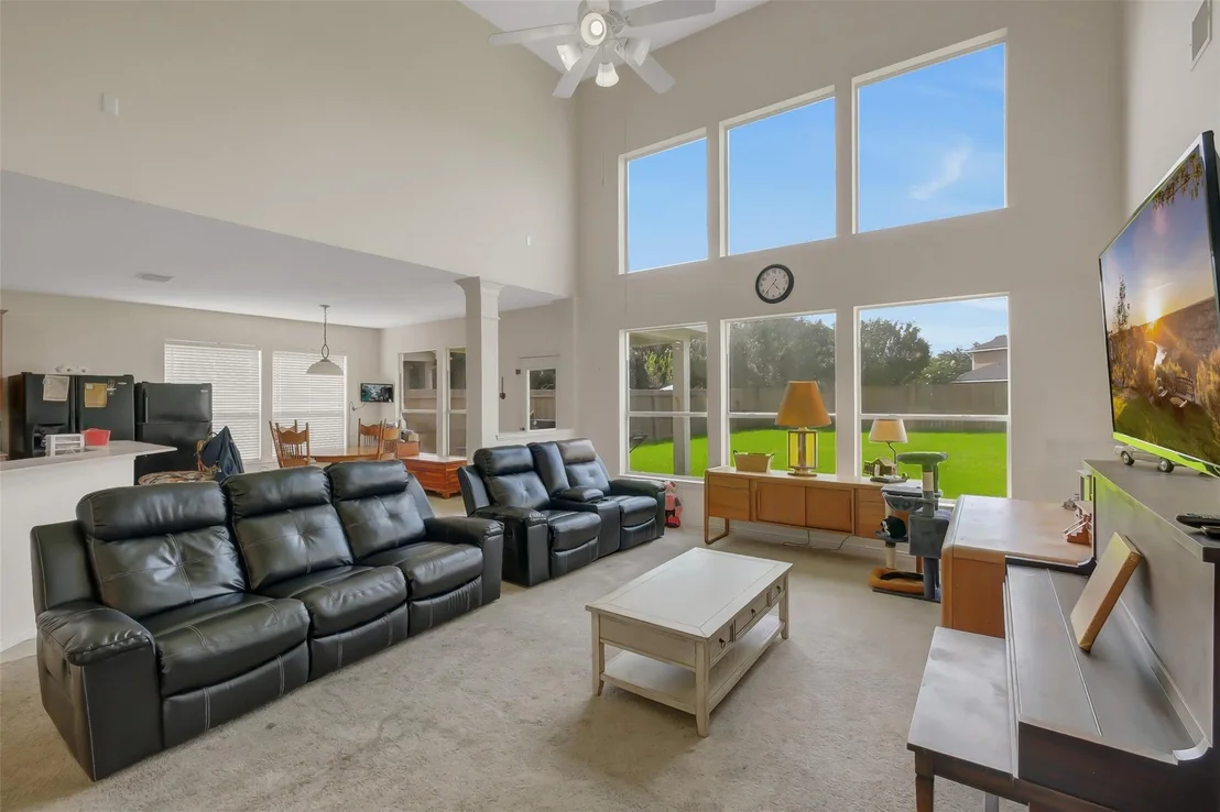 Photo of 8915 High Ridge Lane