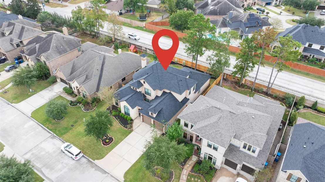Photo of 121 Silverstone Lane