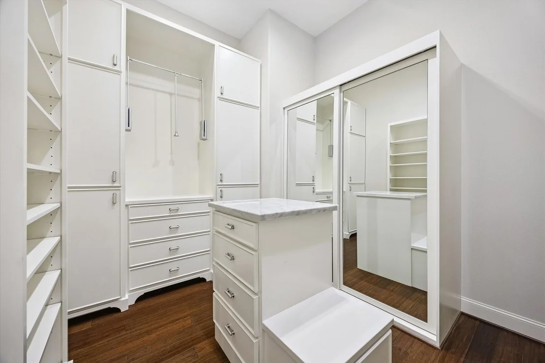 Photo of 9761 Westview Drive