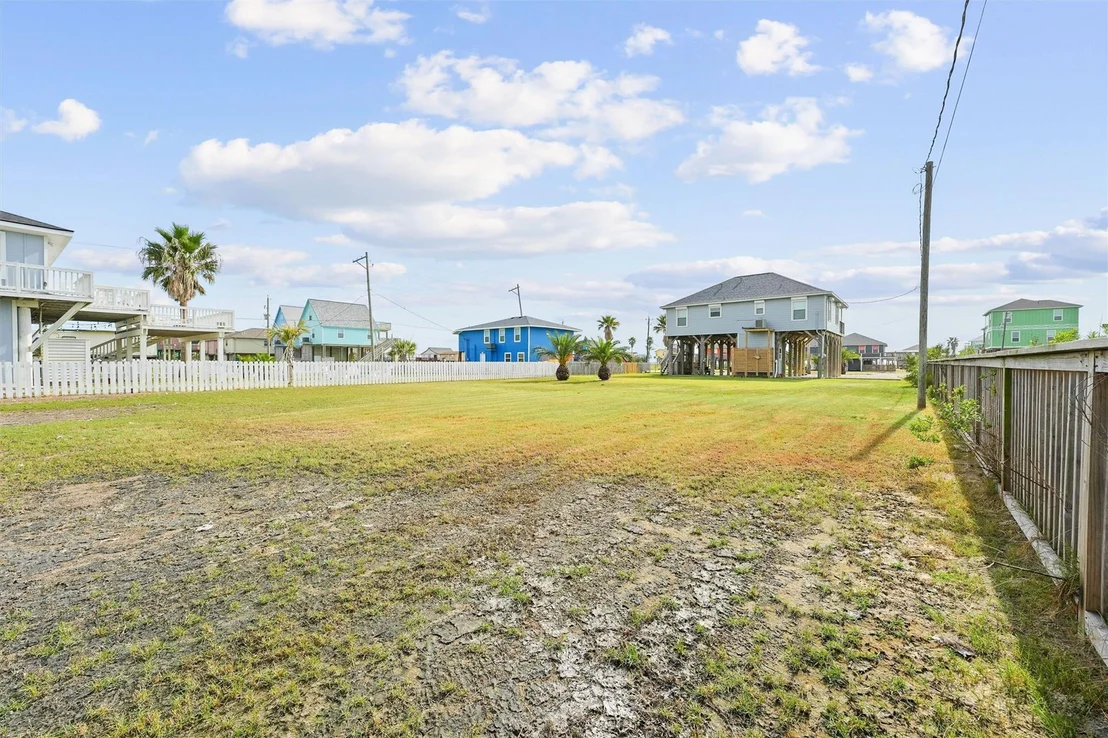 Photo of 904 Surf Drive