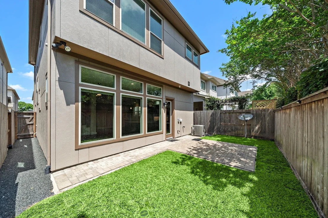 Photo of 1404 Arkley Way