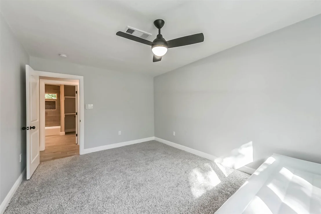 Photo of 8925 Everglade Drive