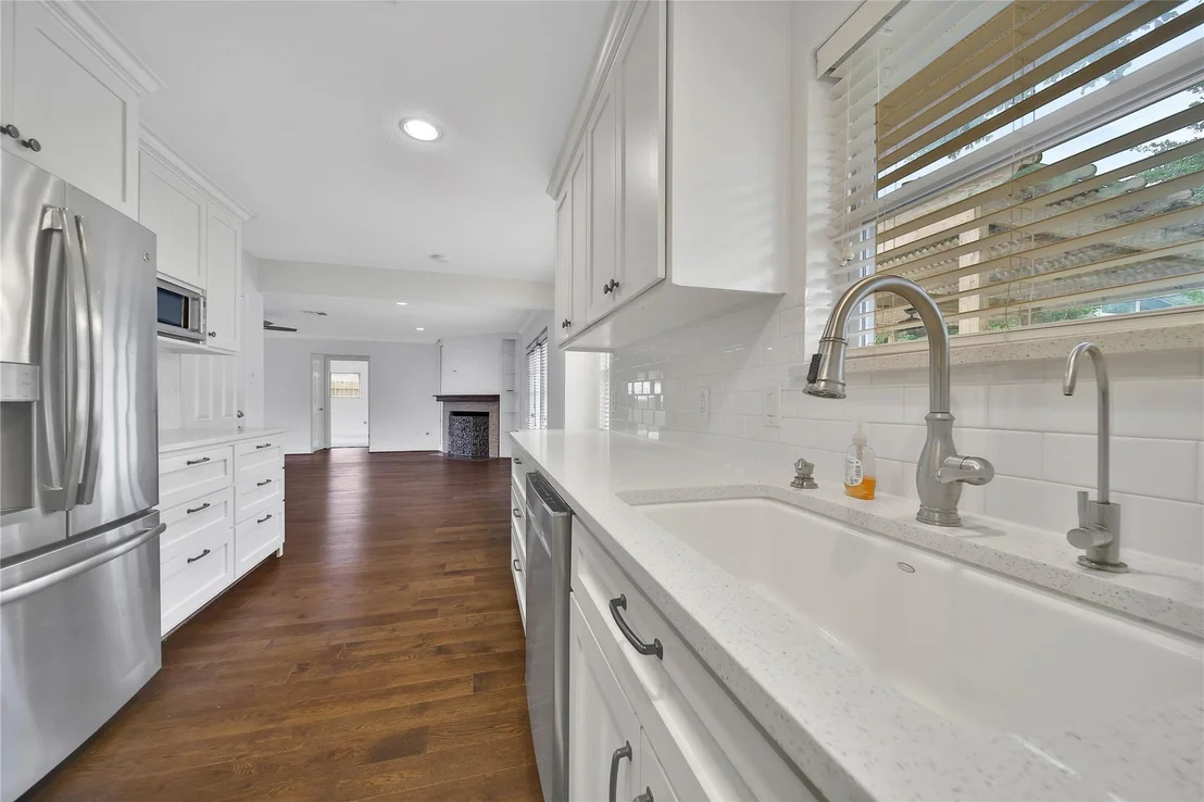Photo of 995 Curtin Street