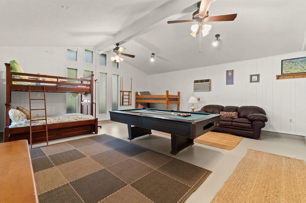 Photo of 160 Lakeway Drive