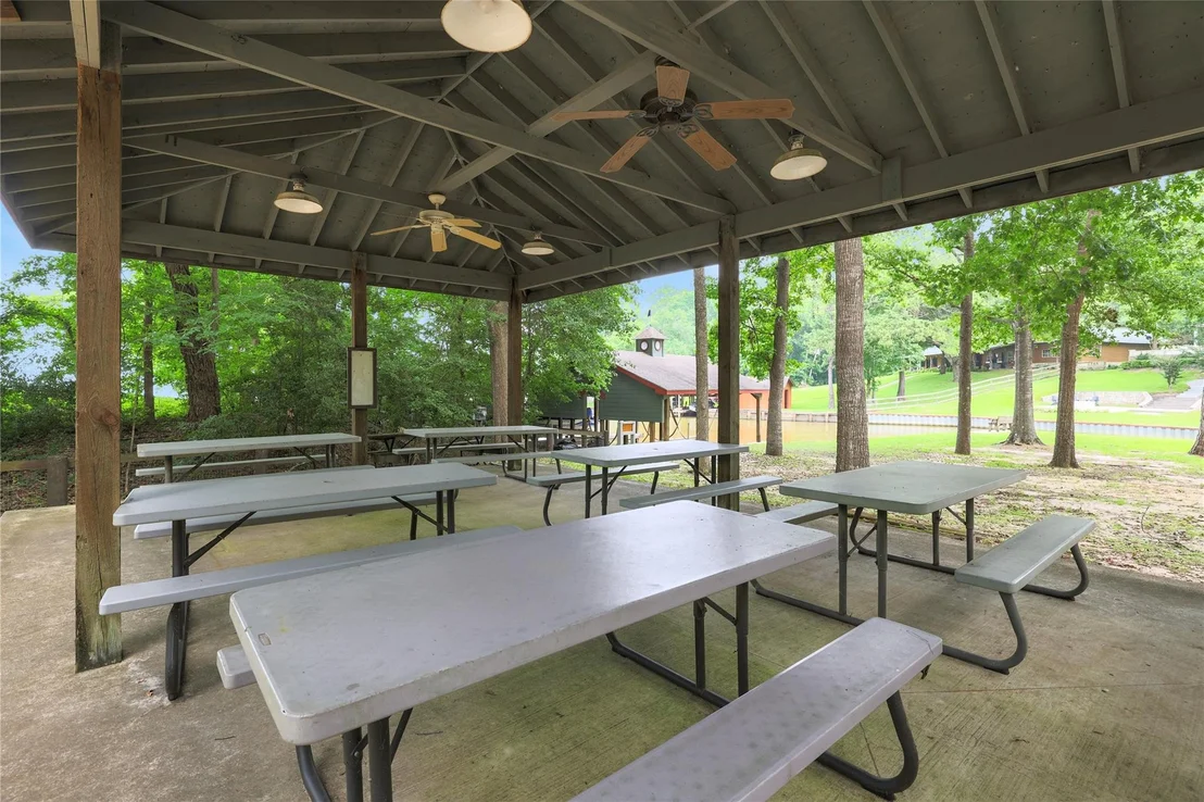 Photo of 220 Lake Oaks Boulevard
