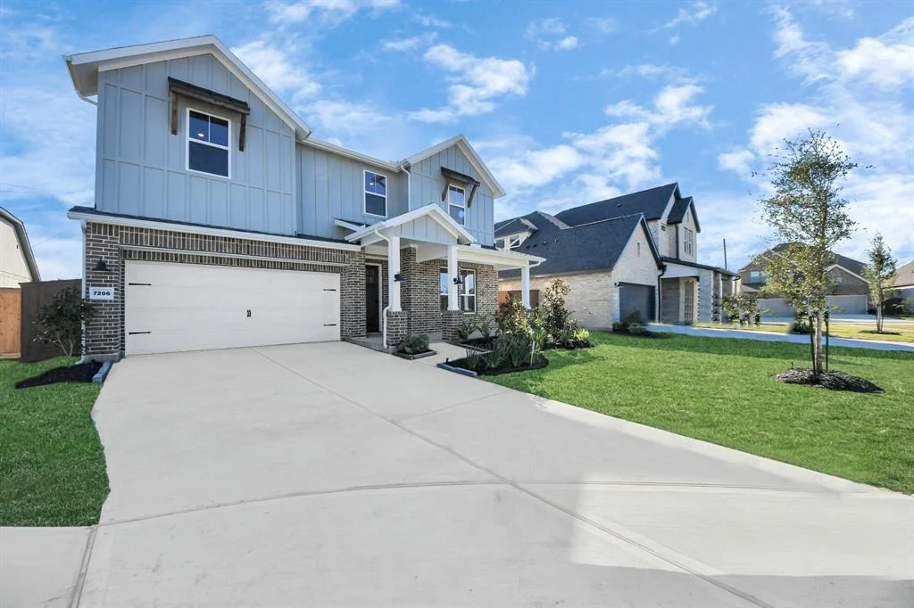 Photo of 7206 Swinging Oak Circle