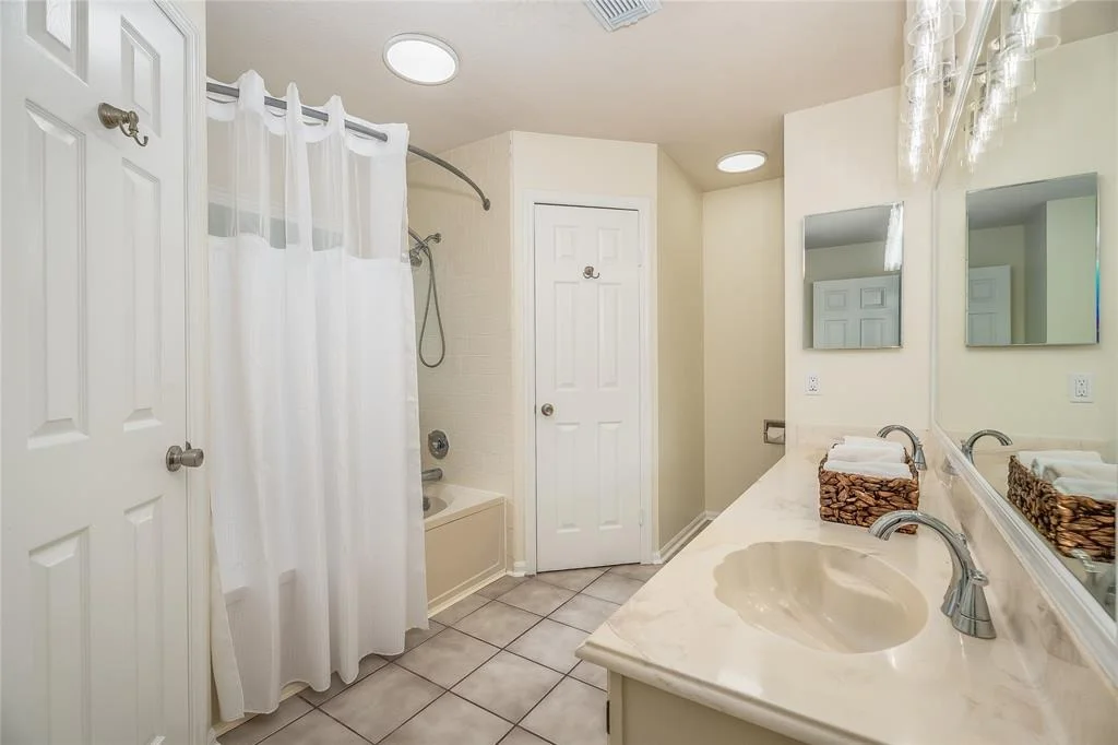 Photo of 2641 Sawyer Drive