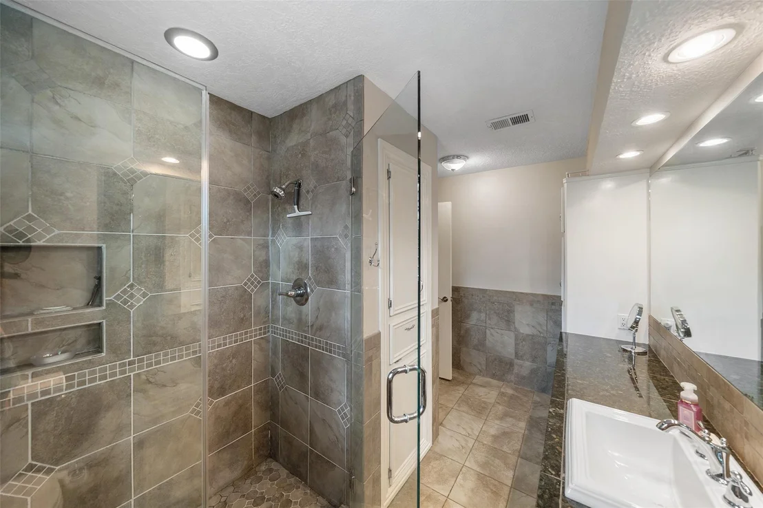 Photo of 6727 Sutter Park Lane