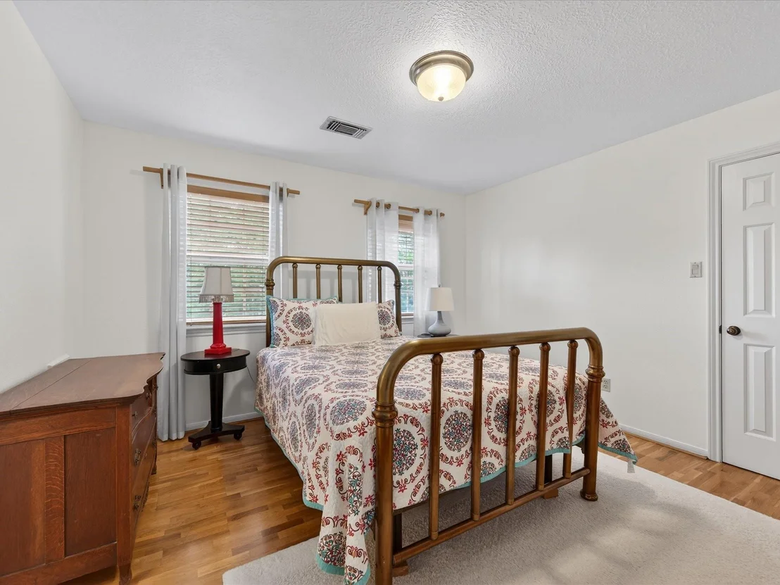 Photo of 6207 Sandypine Drive