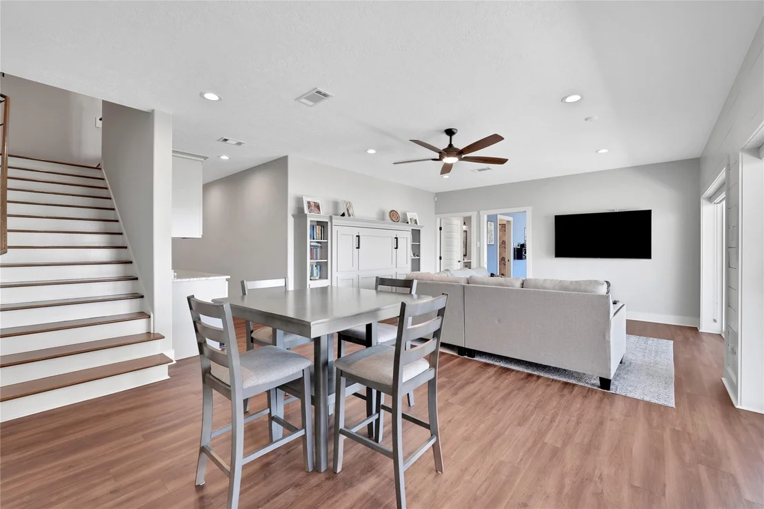 Photo of 230 Legacy Boulevard