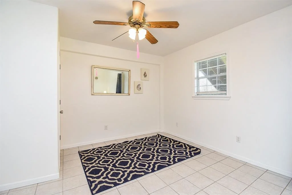 Photo of 1039 Bayview Drive