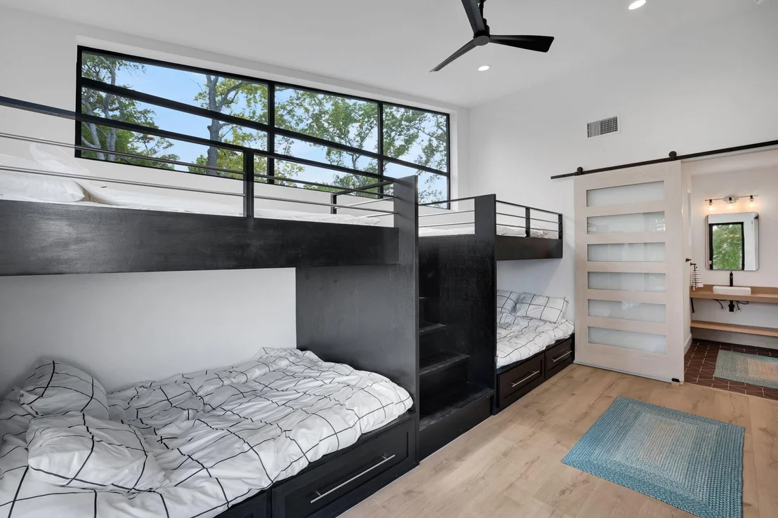 Photo of 110 Imperial Court