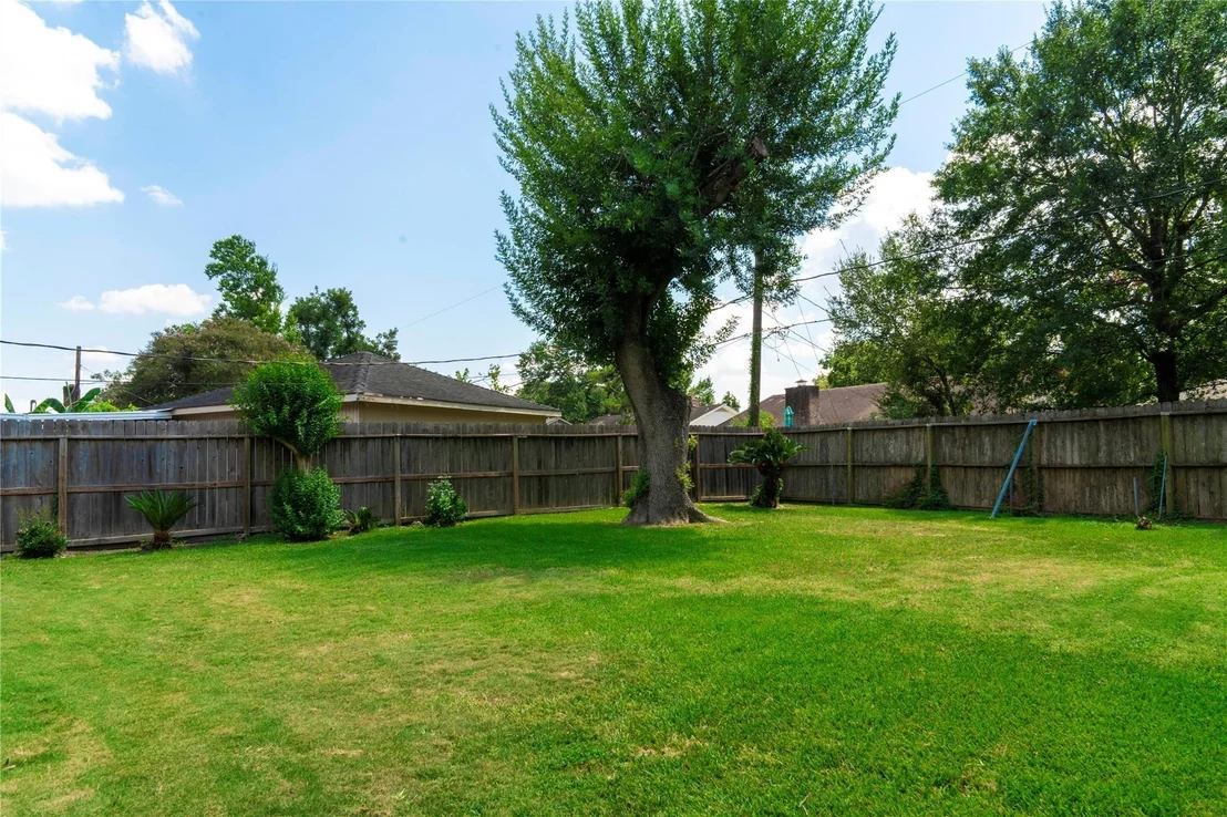 Photo of 8923 Hendon Lane