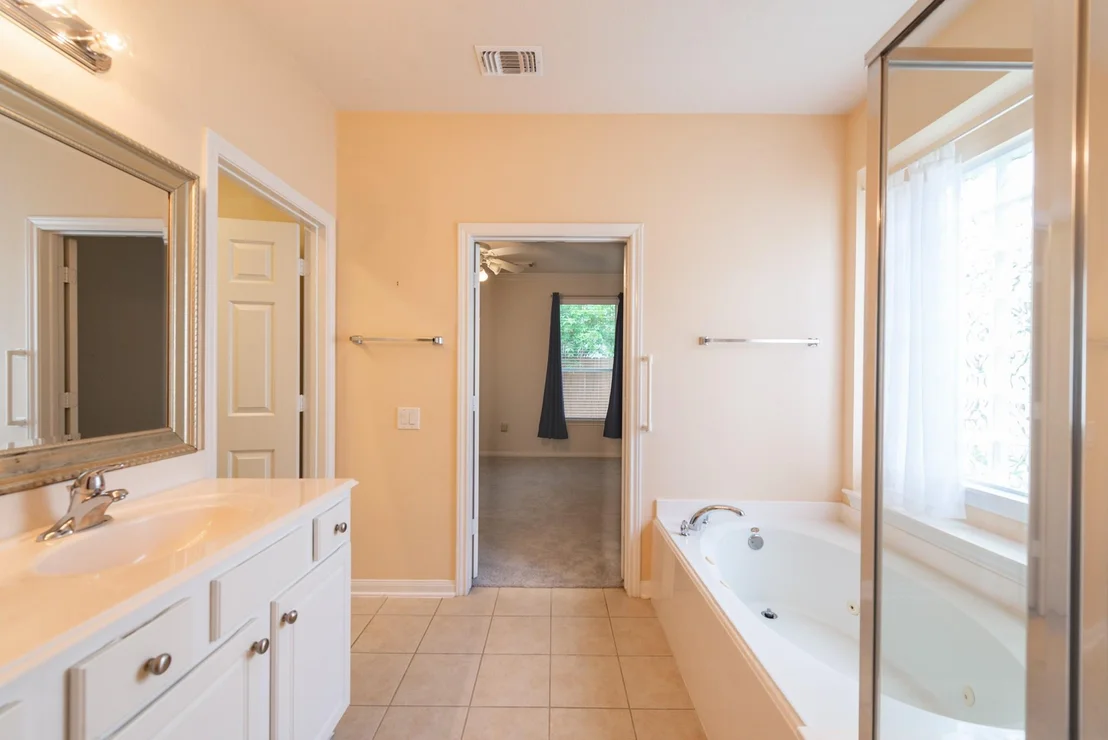 Photo of 5306 Thorngate Court