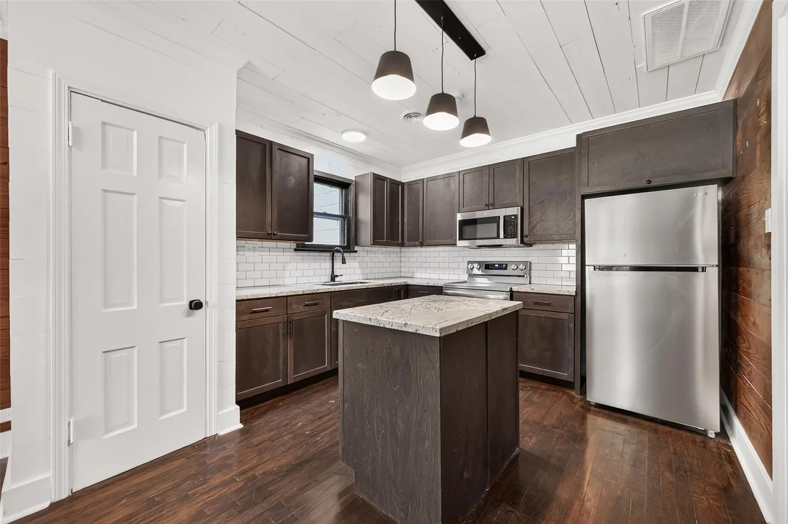 Photo of 321 S Arcola Street