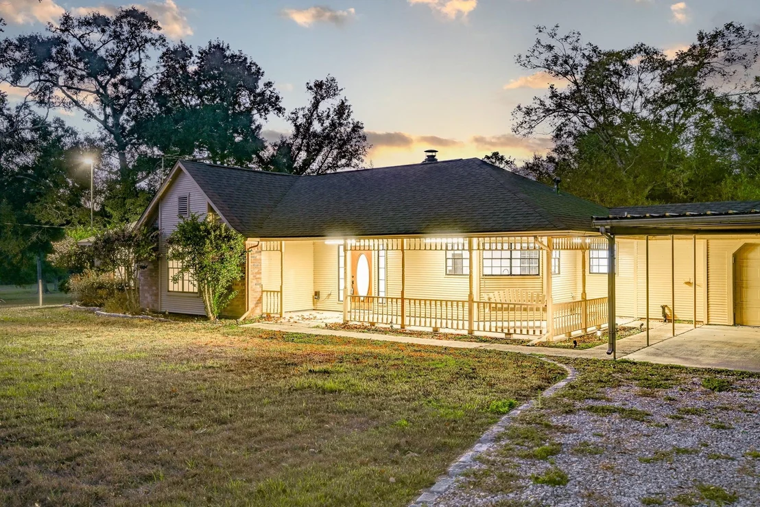 Photo of 25869 Magnolia Drive