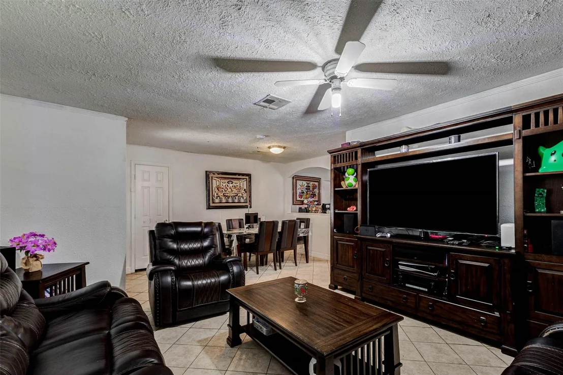 Photo of 1607 Beusch Drive